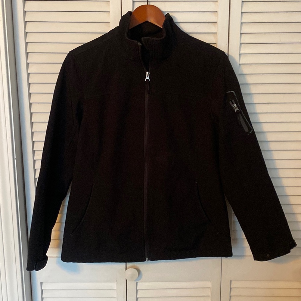 Free Tech Womens black light jacket with water shedding exterior. Size Large